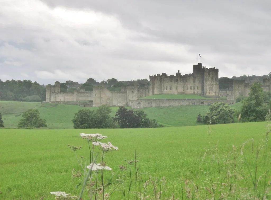 Alnwick Castle Northumberland accommodation where to stay surroundings