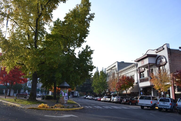 Ashland Oregon historic district compared to Bend Oregon
