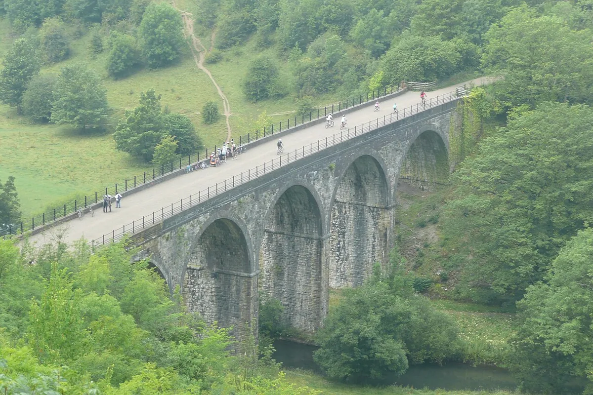 Monsal Head Viaduct Peak District Derbyshire valley walk itinerary