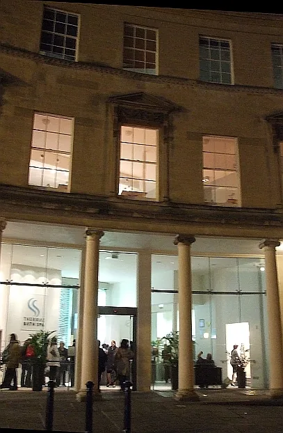 Thermae Bath Spa natural thermal rooftop pool England
