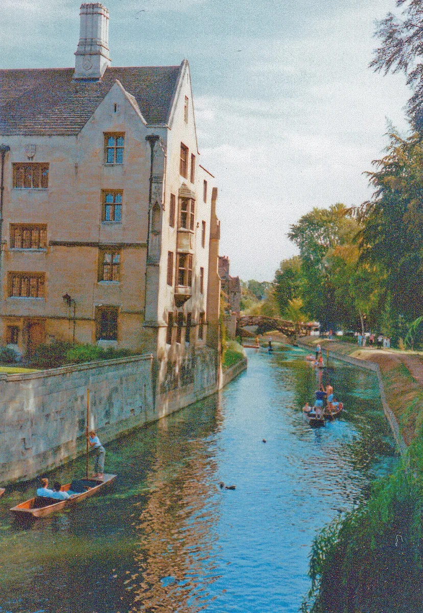 River Cam Cambridge punt hire scenic guide