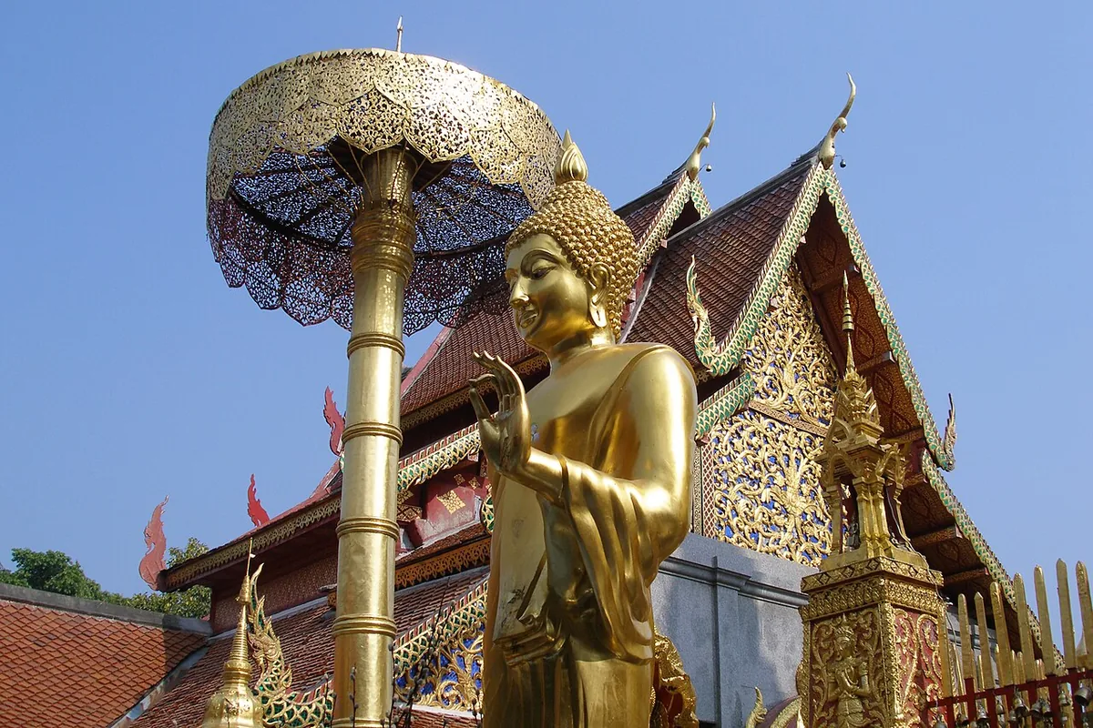 Golden Buddha Doi Suthep temple Chiang Mai Thailand complete temple guide