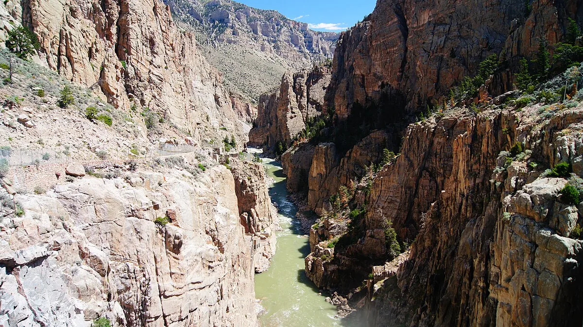 Best Things to Do in Cody Wyoming: 10 Experiences Worth Your Time 2 Shoshone Canyon Wyoming river rock formations Buffalo Bill Dam scenic