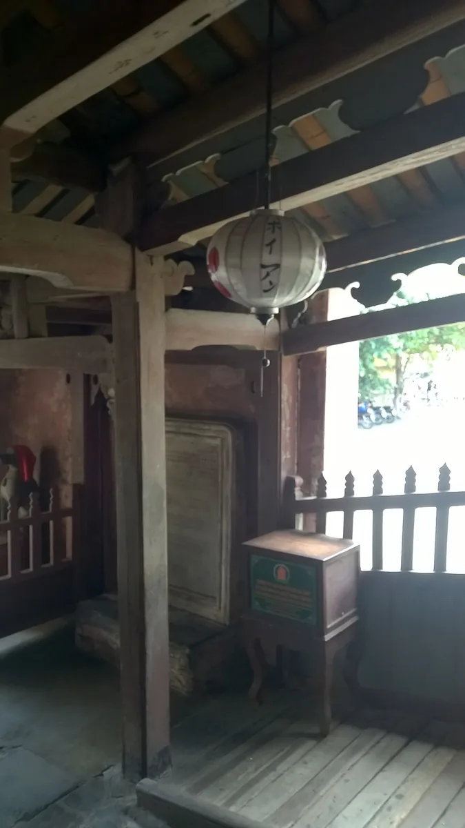 Japanese Covered Bridge Hoi An Vietnam where to stay nearby old town