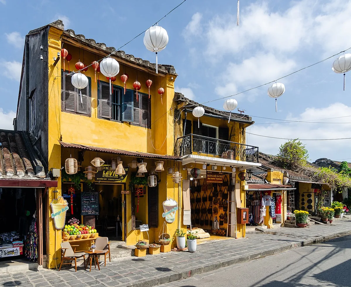 Hoi An Vietnam travel guide evening lanterns river Thu Bon night