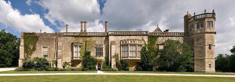 Where to Stay in the Cotswolds for Couples: Romantic Hotels & Cottages (2026)