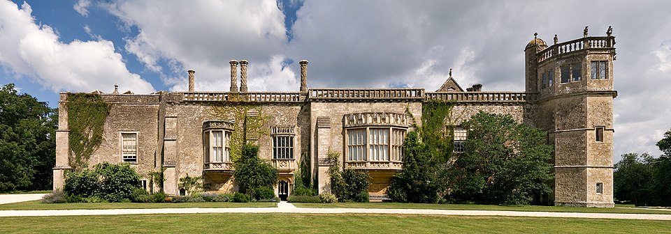 lacock abbey