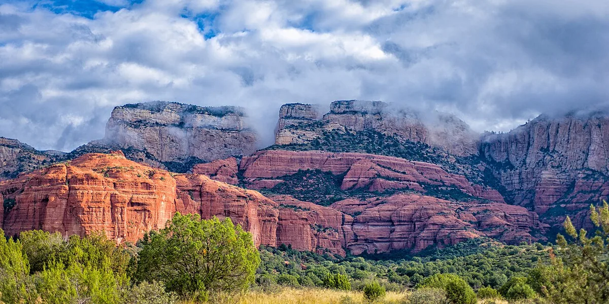 Where to Stay in Sedona: Best Areas and Hotels for Every Budget (2026) 3 West Sedona Arizona red rock landscape residential area views