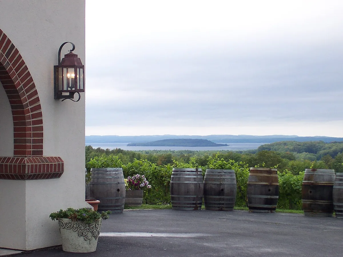 Traverse City Itinerary: Perfect 3-Day Northern Michigan Trip (2026) 2 Mission Peninsula vineyard Traverse City Michigan winery Old Mission