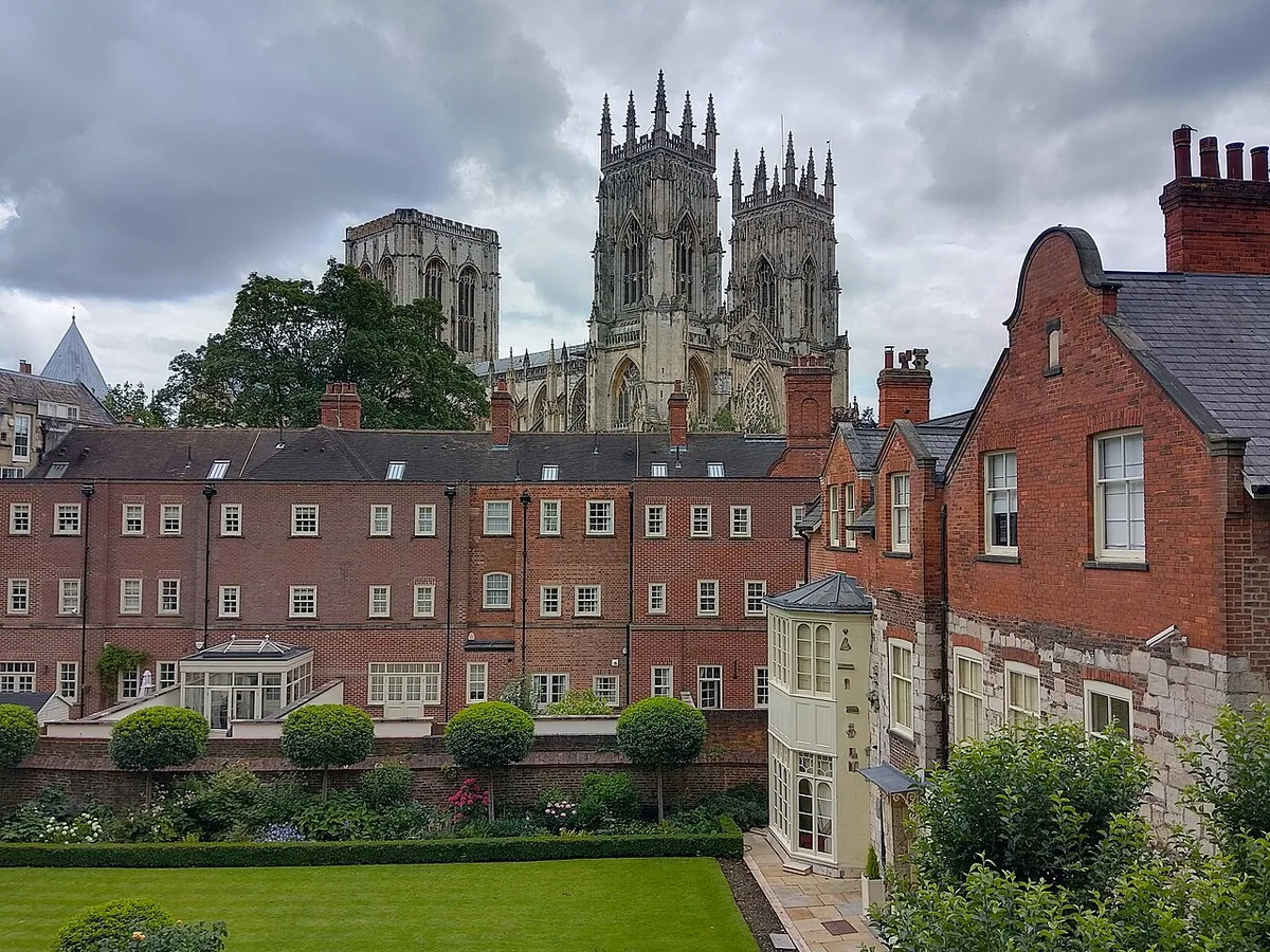 Best Things to Do in York, England (2026 Guide) 2 York Minster city walls best things to do medieval panorama Yorkshire